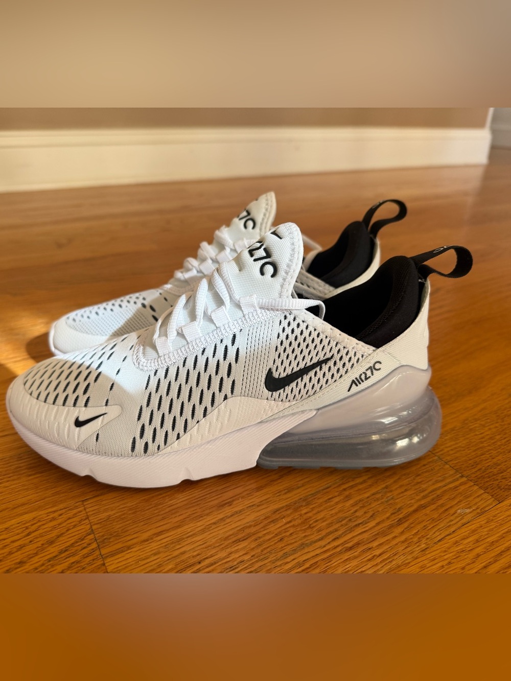 Nike Air Max 270 Sneakers - Women 7.5 - NWT